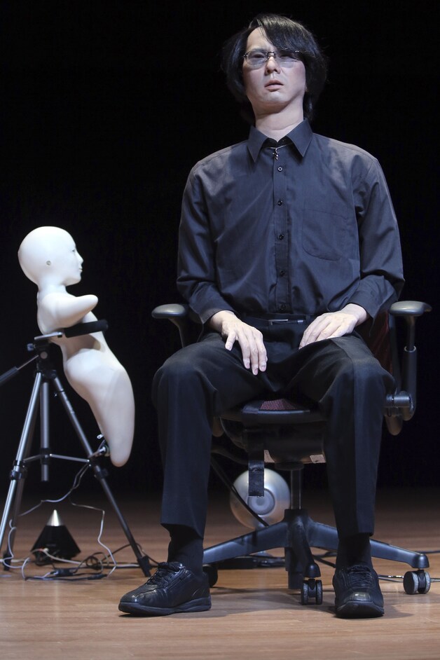 Hiroshi Ishiguro's kopie.