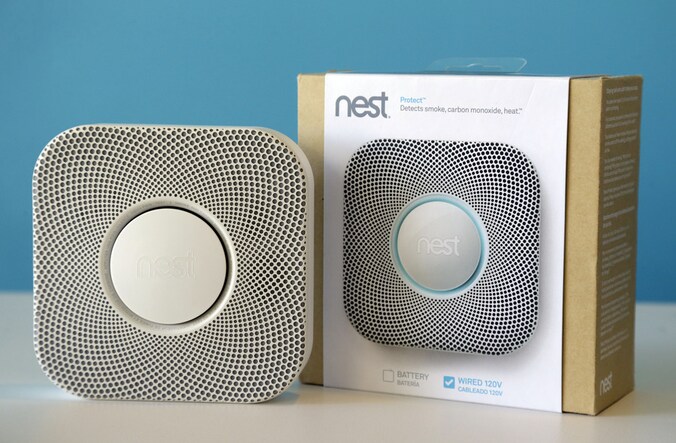 Een rookmelder van Nest Labs.