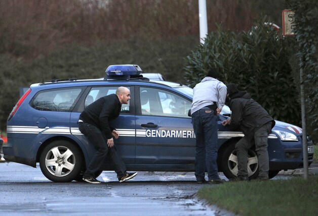 Politieagenten in Dammartin.