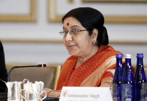 Indiaas buitenlandminister Sushma Swaraj: "Meer dan 10.000 Indiase arbeiders in Saoedi-Arabië staan voor een voedselcrisis".
