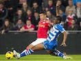 Zakaria Bakkali (links) in actie tegen PEC Zwolle.