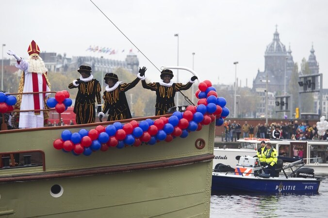 De intocht van Sinterklaas in Amsterdam.
