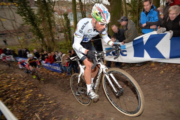 Sven Nys voert de forcing bergop.