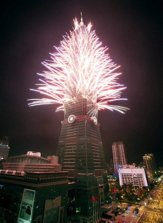Het vuurwerk zorgde voor spektakel in Taipei.
