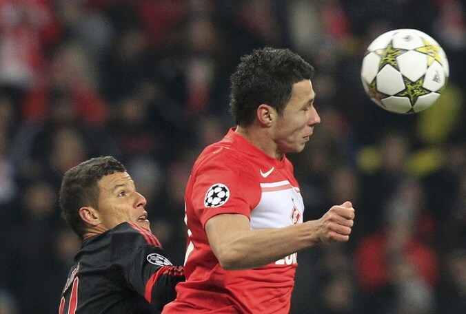 Suchy in duel met Lima.