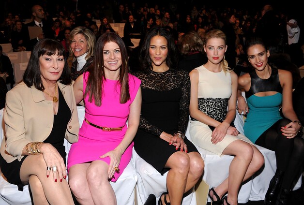 Stijlvol op de eerste rij: Anjelica Houston, Debra Messing, Paula Patton, Amber Heard en Jessica Alba