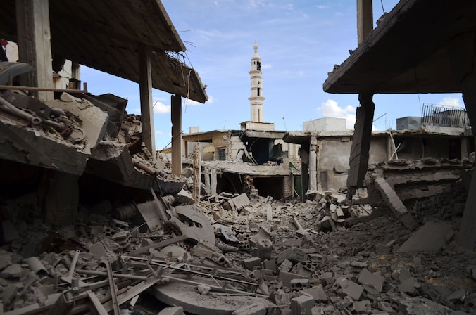 Onder meer in de Syrische stad Talbisseh voerden Russische gevechtsvliegtuigen vandaag aanvallen uit.