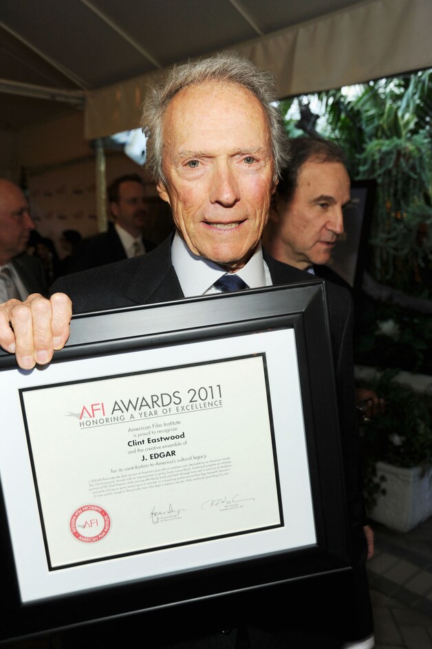 Clint Eastwood, die het nu ook als regisseur probeert, staat op de tweede plaats.