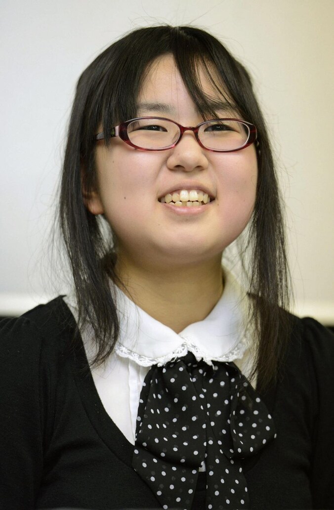 Shiori Sato verloor haar huis in de tsunami die vorig jaar Japan trof. Haar volleybal spoelde aan in Alaska.