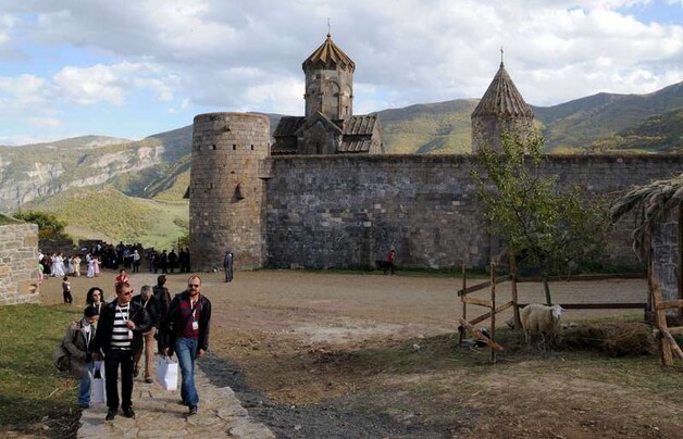 Het prachtige eeuwenoude Tatev klooster zal heel wat meer toeristen ontvangen dankzij de kabelbaan.
