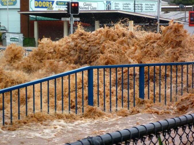 Toowoomba werd maandag overspoeld door een vloedgolf.