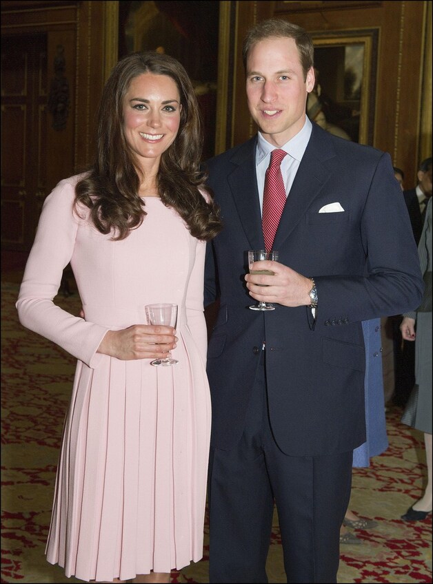Kate twee weken geleden in dezelfde jurk.