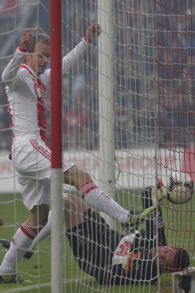 Siem de Jong scoorde de twee goals tegen VVV.