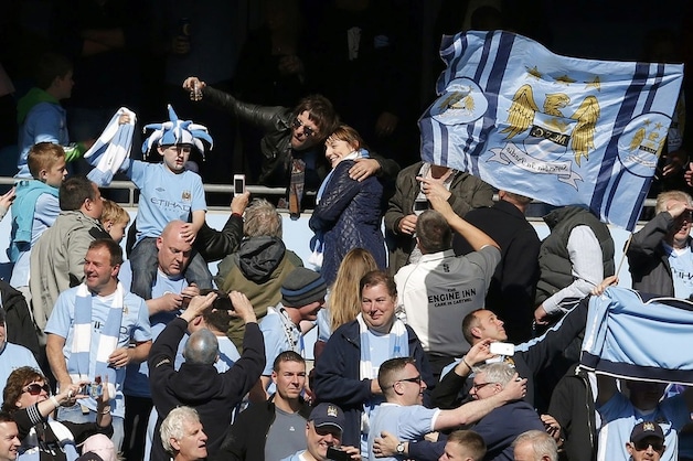 Liam Gallagher vierde de titel in het stadion met de supporters.