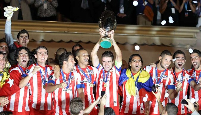 Linksboven: Thibaut Courtois, die na de Europa League ook de Europese Supercup pakt met Atlético Madrid.