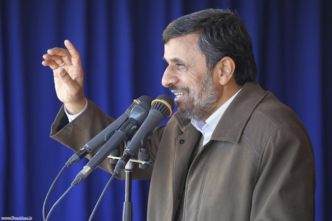 De VS reageerden al afkeurend op het bezoek van de Iraanse president Ahmadinejad aan hun 'achtertuin'.
