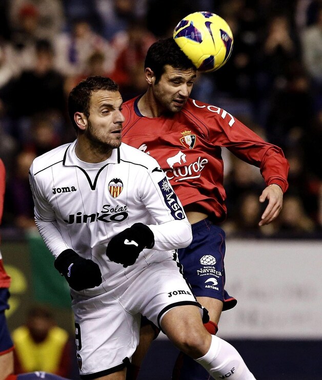 Soldado (l) scoorde de enige goal.