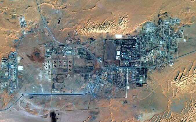 Luchtfoto van het gasveld.
