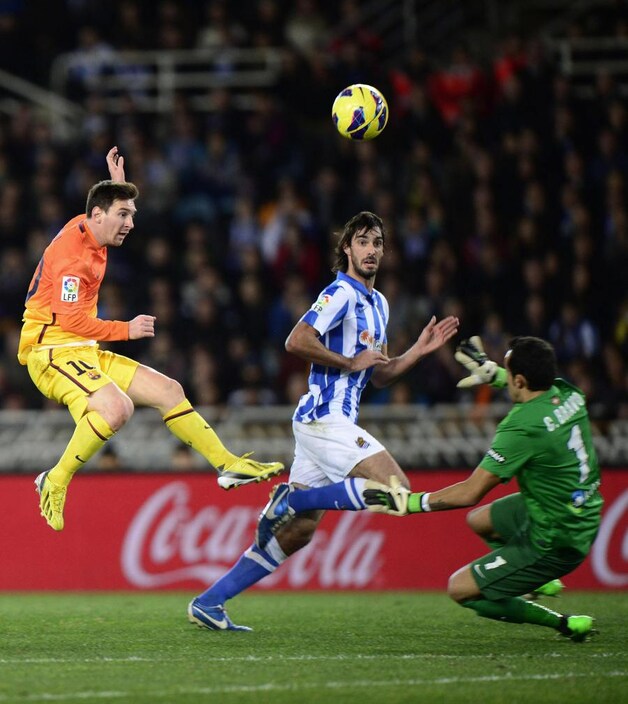 Messi kwam met deze poging dicht bij 0-3, maar de paal was zijn deel.