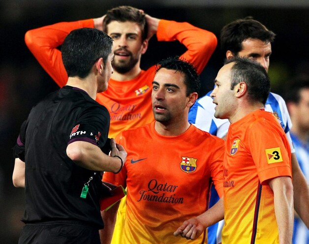 Gerard Pique zag een tweede gele kaart.