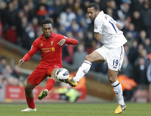 Dembele steeds een stapje sneller, zoals hier met Sturridge.