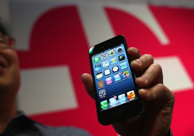 De iPhone 5. Op Apples iPhones, iPads en iPods is Safari de standaardbrowser.