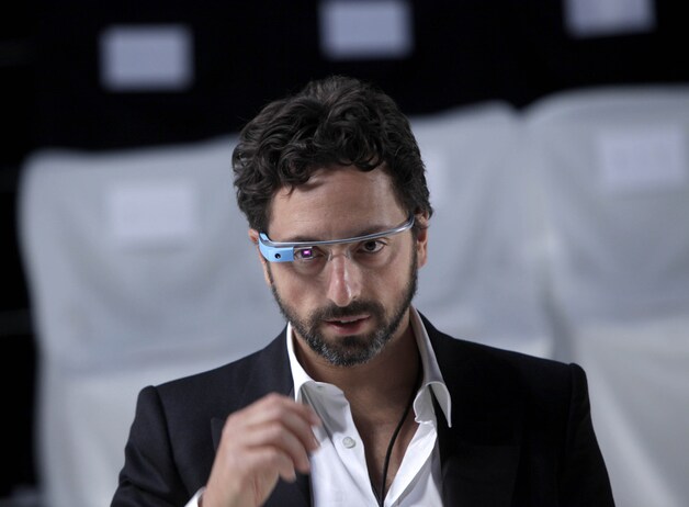 Googles medeoprichter Sergey Brin met de originele bril.