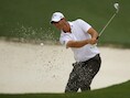 Colsaerts moet ontsnappen uit een bunker op de tiende hole in Augusta.