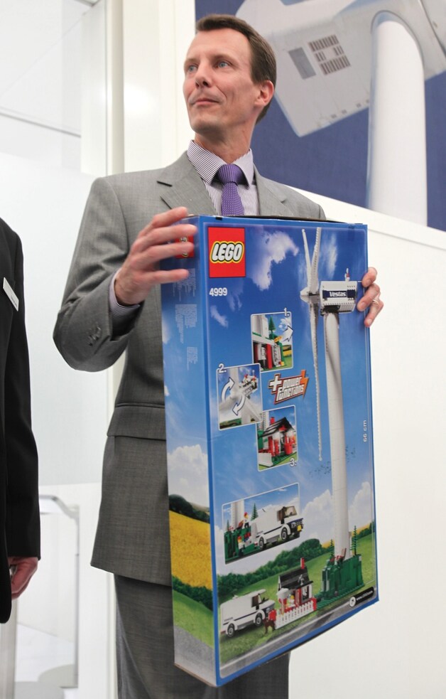 Denemarken, niet langer enkel het land van Lego, maar ook van groene energie, zoals prins Joachim demonstreert.
