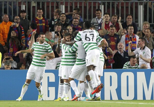 Celtic kwam met een gelukje op voorsprong. Wanyama (ex-Beerschot) viert graag mee.