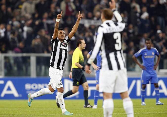Vidal juicht na de 2-0.
