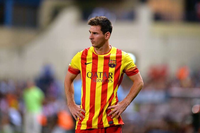 Messi sukkelt weer met een dijblessure.