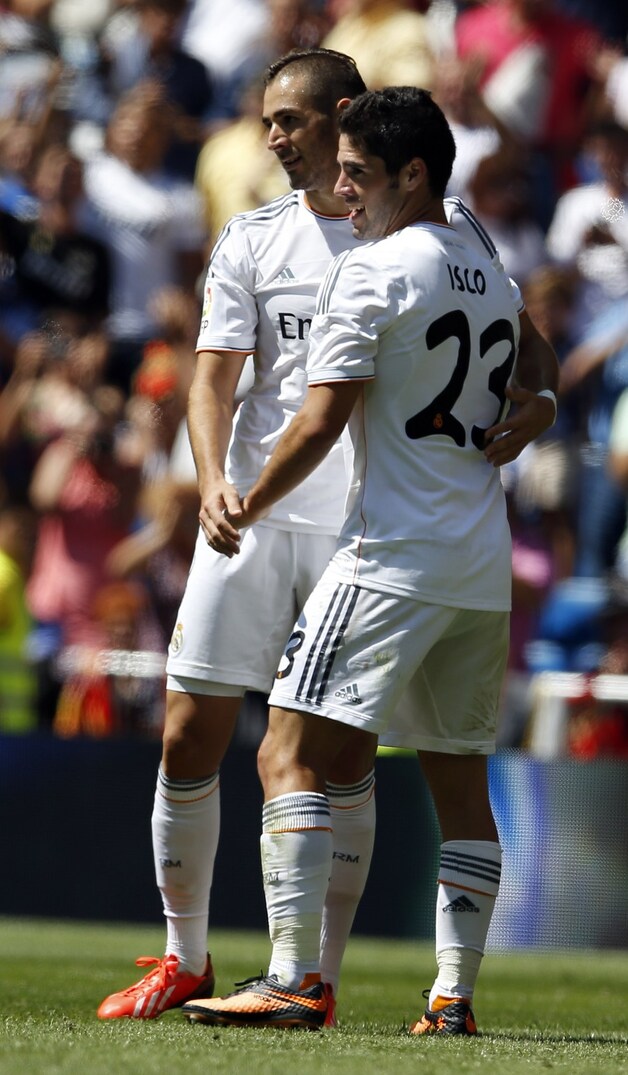 Benzema tekende voor twee assists voor Isco maar werd wel uitgefloten door de socio's.