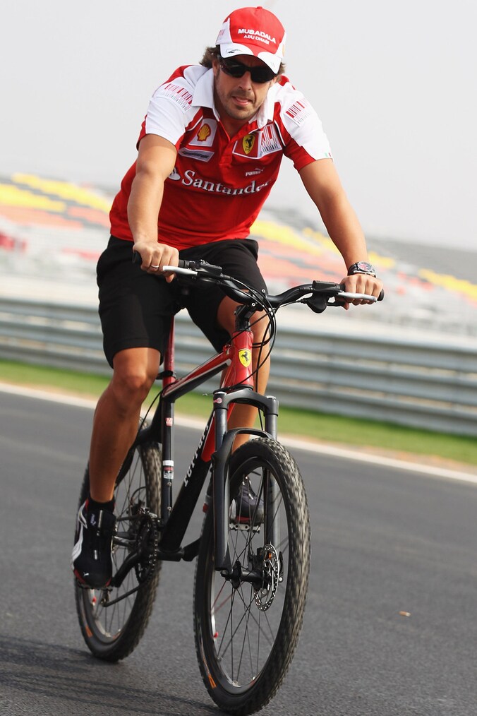 Alonso is een fervent wielerliefhebber.