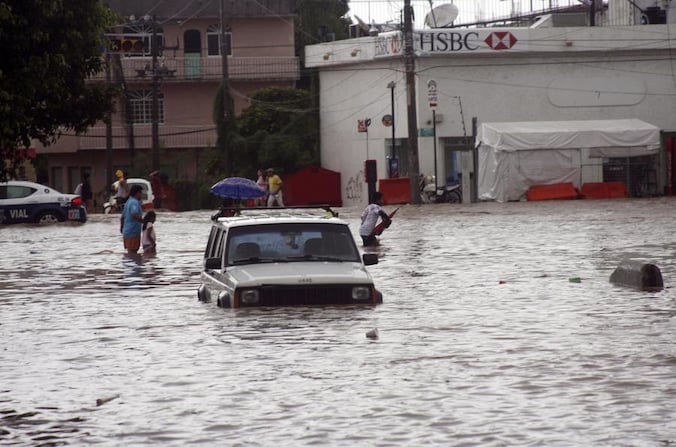 Wateroverlast in de Mexicaanse stad Acapulco