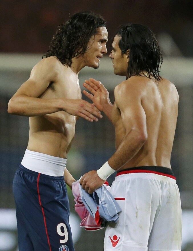 De Uruguayaan Cavani, hier met de Colombiaan Falcao, kwam enkele keren dicht bij de winner.