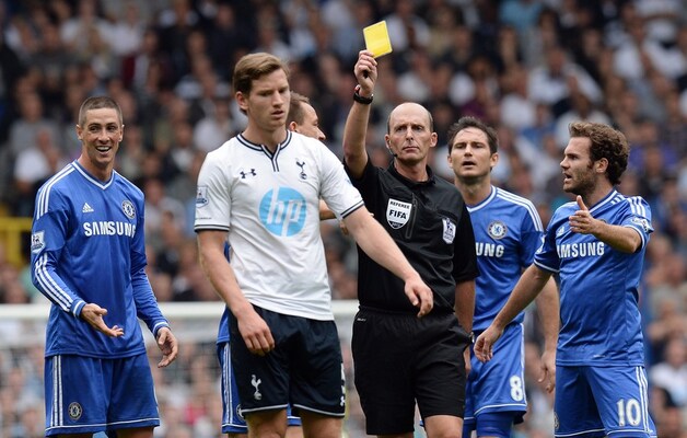 Ook Vertonghen kreeg geel in de match.