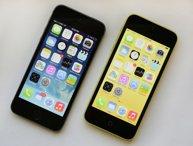 Een iPhone 5S en een iPhone 5C.