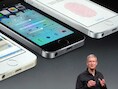 Apple-CEO Tim Cook bij de voorstelling van de iPhone 5s in september dit jaar.