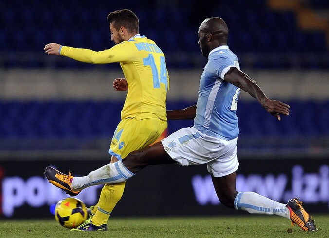 Mertens snoept Ciani de bal af en lanceert dan Callejon voor de 2-4.