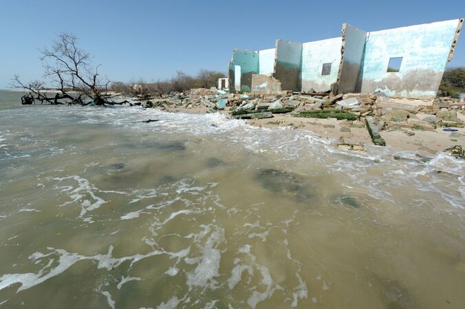 Ook in Senegal haalt het zeewater recordniveaus. "De huidige doelstellingen zijn ontoereikend", waarschuwt een groep experts.