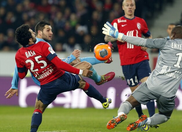 Ook Gignac raakt niet voorbij Enyeama.