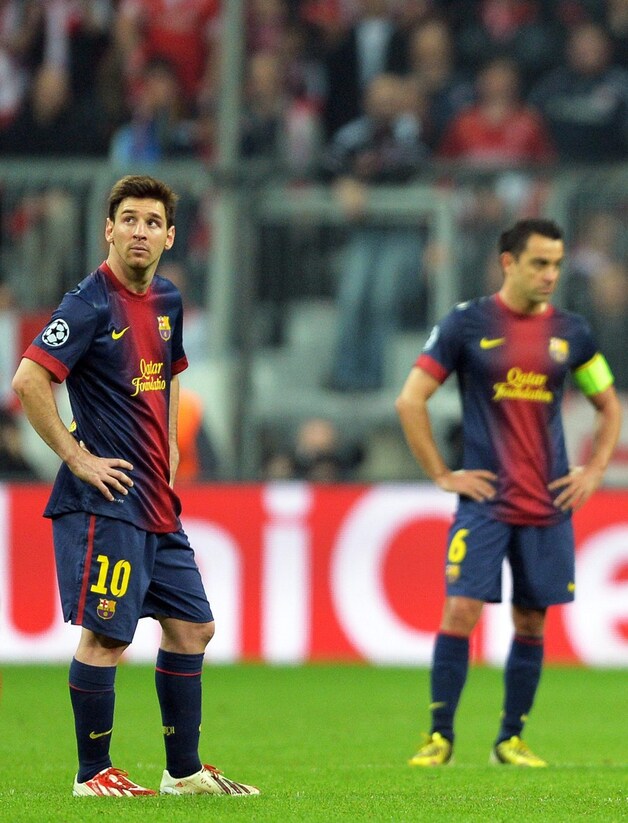 Messi vraagt zich af hoe lang de lijdensweg nog duurt, Xavi weet het niet meer.