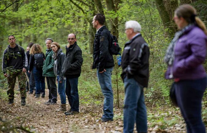 Vrijwilligers zijn tussen Doorn en Rhenen op zoek naar sporen van de kinderen