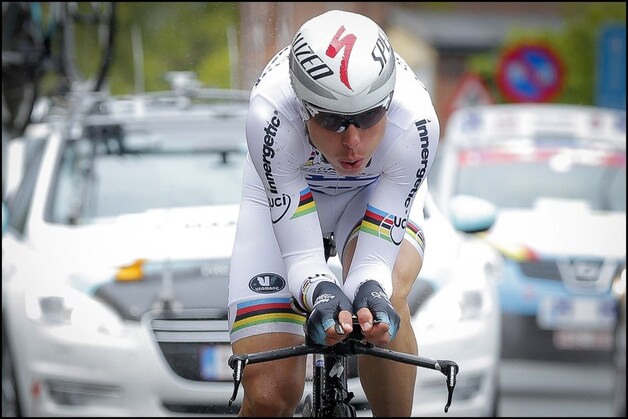 Martin pakt de rode leiderstrui over van zijn landgenoot André Greipel.