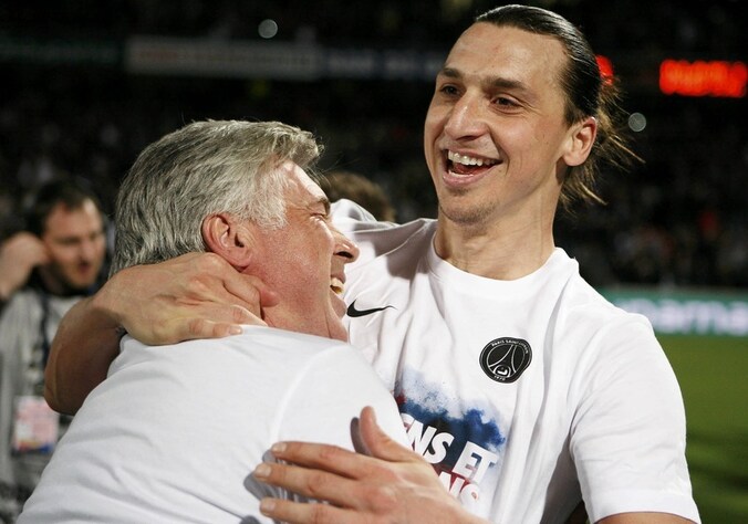 Zlatan Ibrahimovic (rechts) met trainer Carlo Ancelotti.