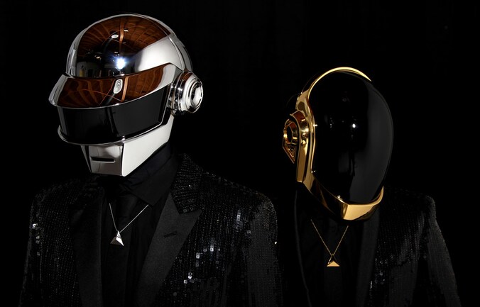 Daft Punk mét helm: zo zijn we het duo gewoon.