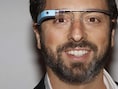 De oprichter van Google Sergey Brin poseert met de Google Glass.