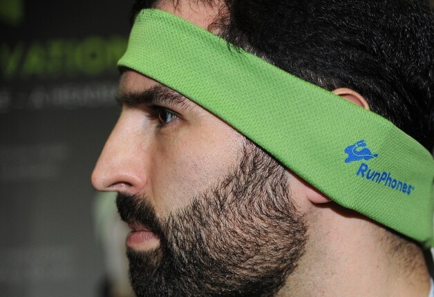 Ook 'RunPhones', een vochtavoerende hoofddoek met verwijderbare oordopjes van AcousticSheep LLC is op de CES te zien.