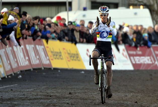 Na een indrukwekkende solo kon Sven Nys zijn negende titel uitgebreid vieren.